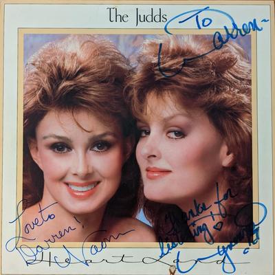 The Judds Heartland Signed Album. GFA Authenticated
