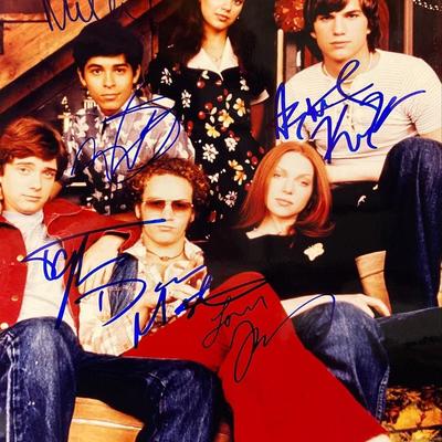 That '70s Show cast signed photo