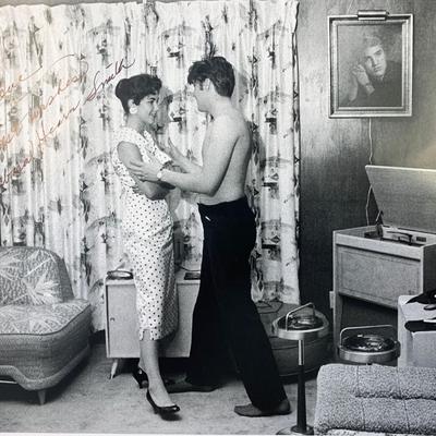 Elvis Presley girlfriend Barbara Hearn Smith signed photo