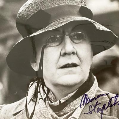Maureen Stapleton signed photo