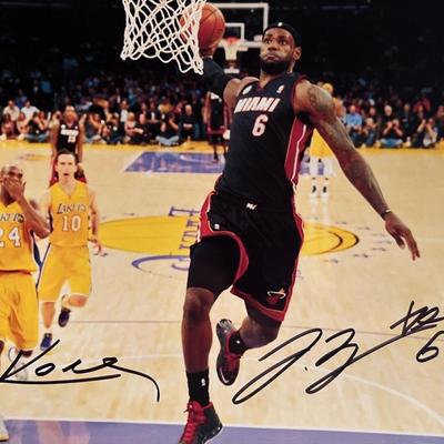 Kobe Bryant / LeBron James signed photo