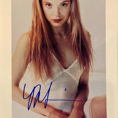 Mena Suvari signed photo