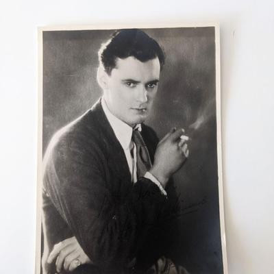Hugh Williams signed photo