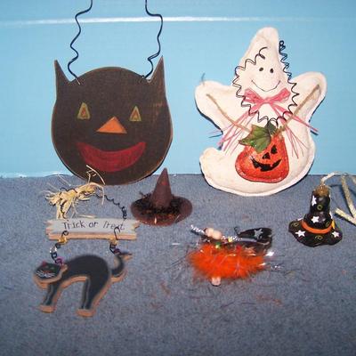 LOT 31 COOL HALLOWEEN STUFF