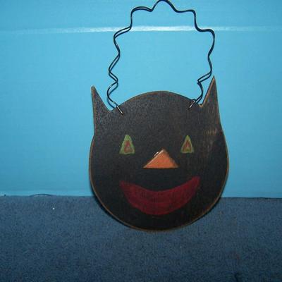 LOT 31 COOL HALLOWEEN STUFF