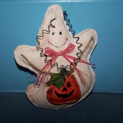 LOT 31 COOL HALLOWEEN STUFF