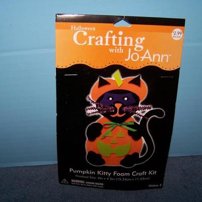 LOT 33 DYI HALLOWEEEN JOANN-2006