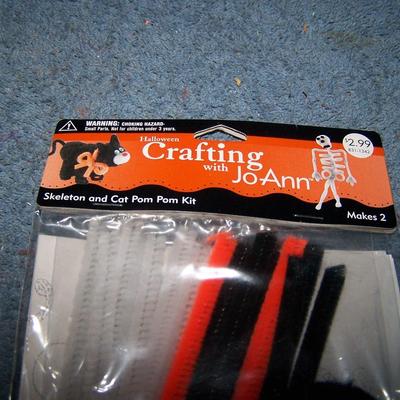 LOT 33 DYI HALLOWEEEN JOANN-2006
