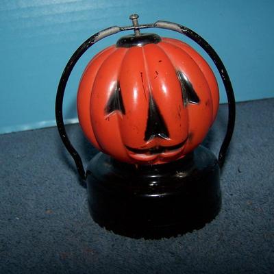 LOT 35 WONDERFUL VINTAGE METAL/GLASS JOL LIGHT/LANTERN