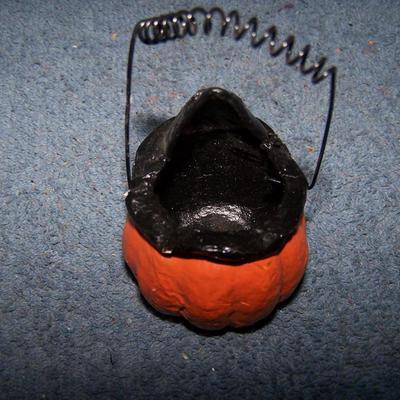 LOT 36 ADORABLE HALLOWEEN ITEMS