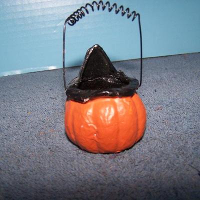 LOT 36 ADORABLE HALLOWEEN ITEMS