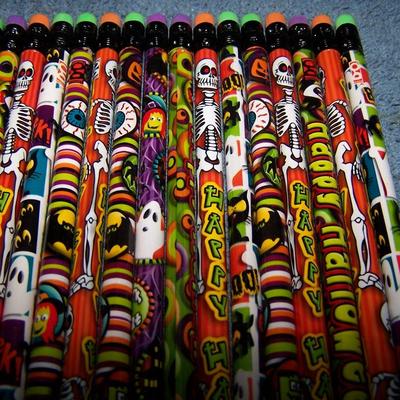 LOT 40 GREAT GEDDES HALLOWEEN UNUSED PENCILS