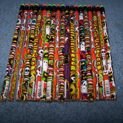 LOT 40 GREAT GEDDES HALLOWEEN UNUSED PENCILS