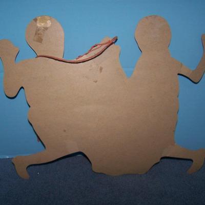 LOT 44 GREAT HALLOWEEN HONEYCOMB PAPER JOL & DECORATION plus SKELETONS