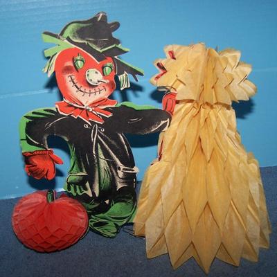 LOT 45 GREAT HALLOWEEN HONEYCOMB PAPER DECOR