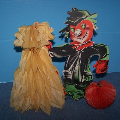LOT 45 GREAT HALLOWEEN HONEYCOMB PAPER DECOR