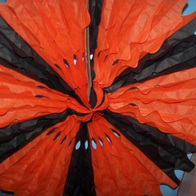 LOT 46 GREAT HALLOWEEN HONEYCOMB PAPER DECOR JOLs & DECORATION