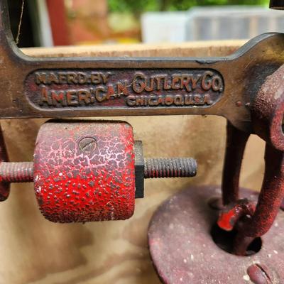 American Cutlery Co. Platform 305A Commercial Beehive Scale 350lb Cap.