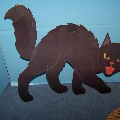 LOT 49 GREAT HALLOWEEN PAPER DECOR--GARLAND/BANNER CAT/SCARECROW/WITCH/SKELETON plus