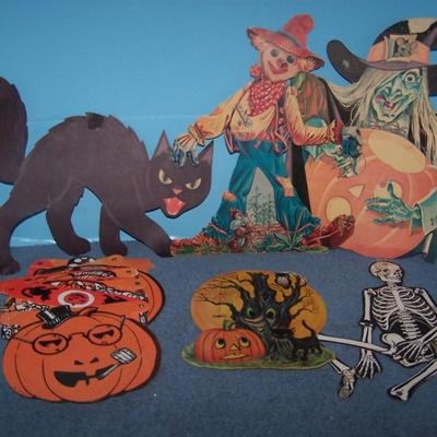 LOT 49 GREAT HALLOWEEN PAPER DECOR--GARLAND/BANNER CAT/SCARECROW/WITCH/SKELETON plus