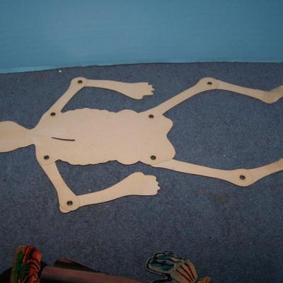 LOT 49 GREAT HALLOWEEN PAPER DECOR--GARLAND/BANNER CAT/SCARECROW/WITCH/SKELETON plus