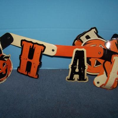 LOT 50 GREAT HALLOWEEN PAPER DECOR--GARLANDS/TREAT BAGS