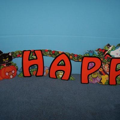 LOT 50 GREAT HALLOWEEN PAPER DECOR--GARLANDS/TREAT BAGS