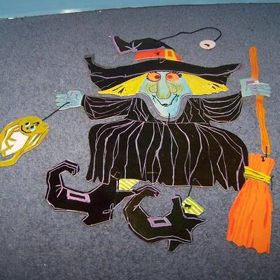 LOT 51 GREAT HALLOWEEN PAPER DECOR