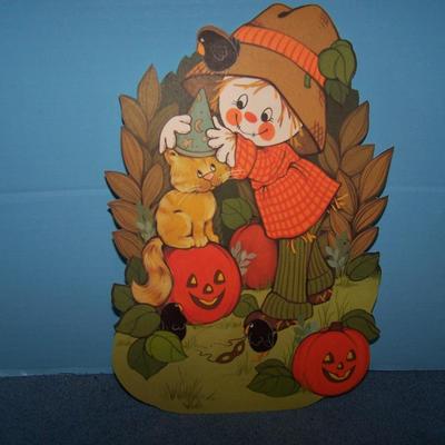 LOT 51 GREAT HALLOWEEN PAPER DECOR