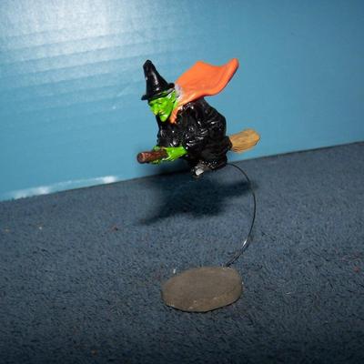 LOT 54 GREAT COLLECTABLE HALLOWEEN
