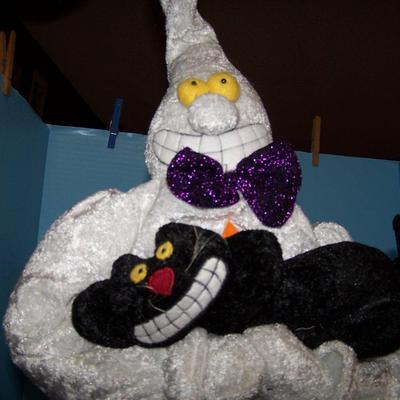 LOT 55 UNUSAL HALLOWEEN TALL GHOST with BEST FIEND