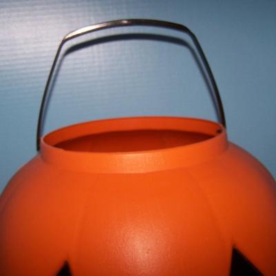 LOT 56 WONDERFUL HUGE JOL CANDY BUCKET GENERAL FOAM PLASTICS