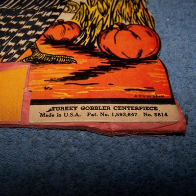 LOT 60 GREAT VINTAGE THANKSGIVING HONEYCOMB DECORATIONS
