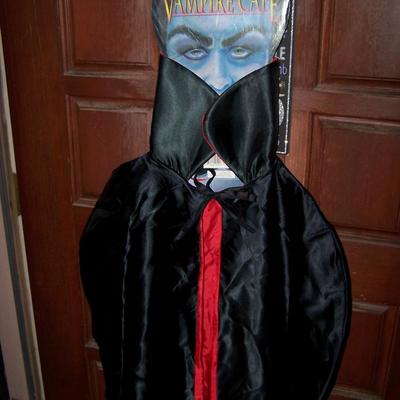 LOT 61 VAMPIRE CAPE