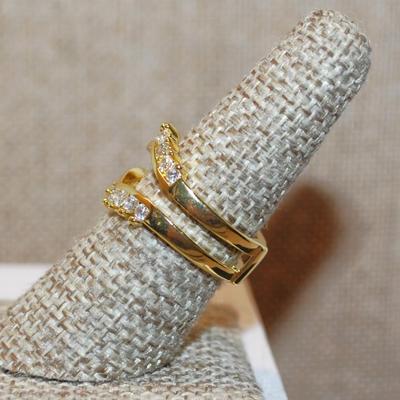 Size 6 Marked .925 Open Style Setting Ring with Top & Bottom Clear Stones Accent Rows on a Gold Tone Band (4.6g)