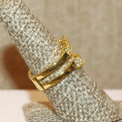 Size 6 Marked .925 Open Style Setting Ring with Top & Bottom Clear Stones Accent Rows on a Gold Tone Band (4.6g)