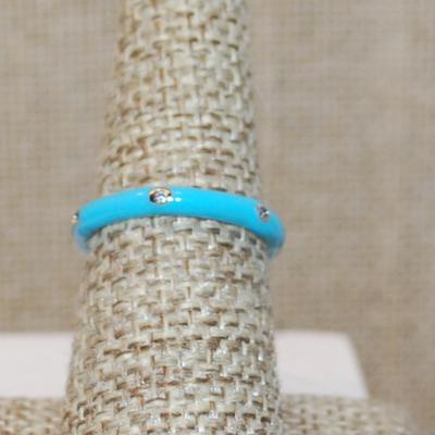Size 7 ROBIN'S EGG BLUE Enamel Ring with 6 Rhinestones Around the Band (2.1g)
