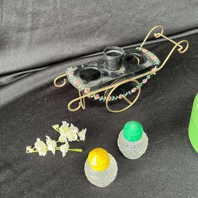 Lot 165 Vintage Kitchen items