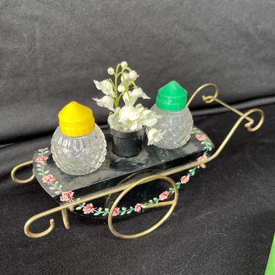 Lot 165 Vintage Kitchen items