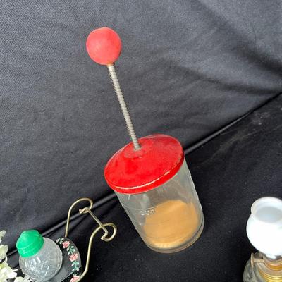 Lot 165 Vintage Kitchen items