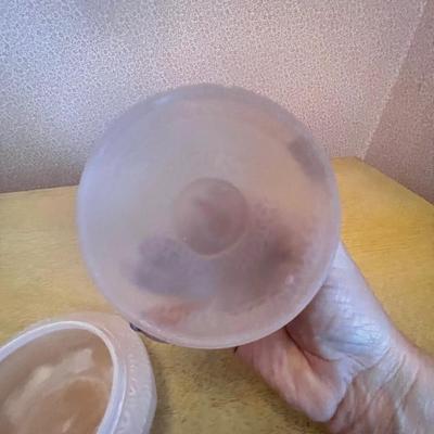 Powder puff with dog lid