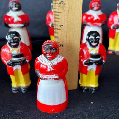 Lot 178 Aunt Jemima Shakers