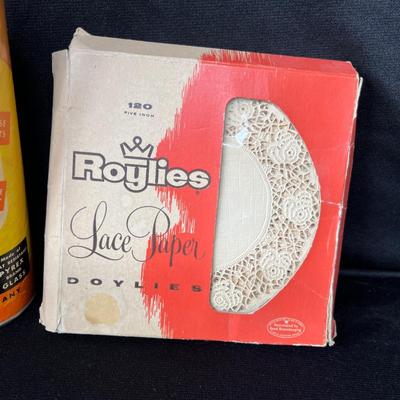 Lot 179 Vintage kitchen items