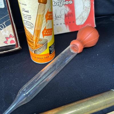 Lot 179 Vintage kitchen items