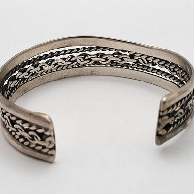 Two Sterling Cuff Bracelets 43.3gr