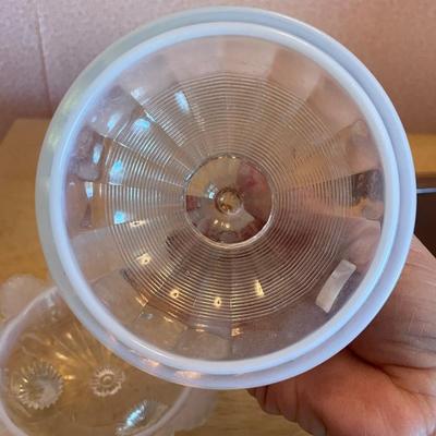 Opalescent bowl/with lid/3 feet