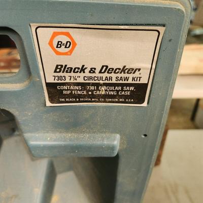 Vintage Black & Decker Circular Saw with case 7301