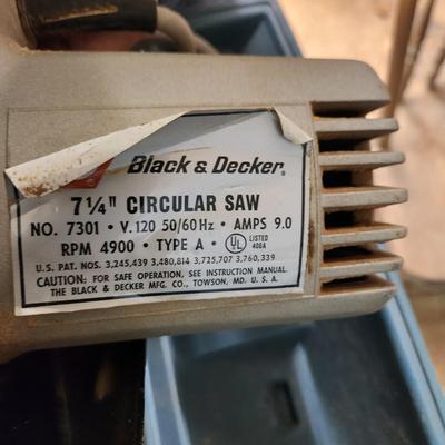 Vintage Black & Decker Circular Saw with case 7301