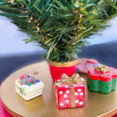 Avon Musical Advent Christmas Tree with Ornaments