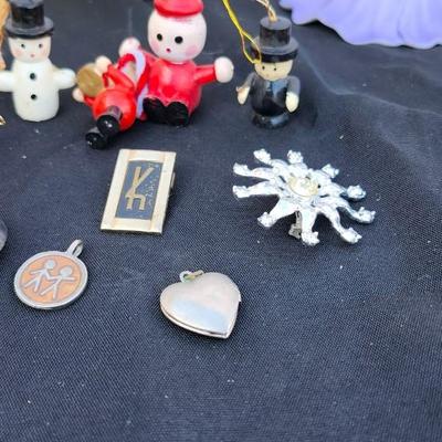 Miscellaneous home decorative lot